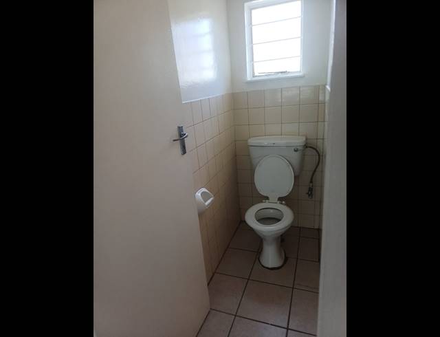 3 bed property to rent in LUIPAARDSVLEI